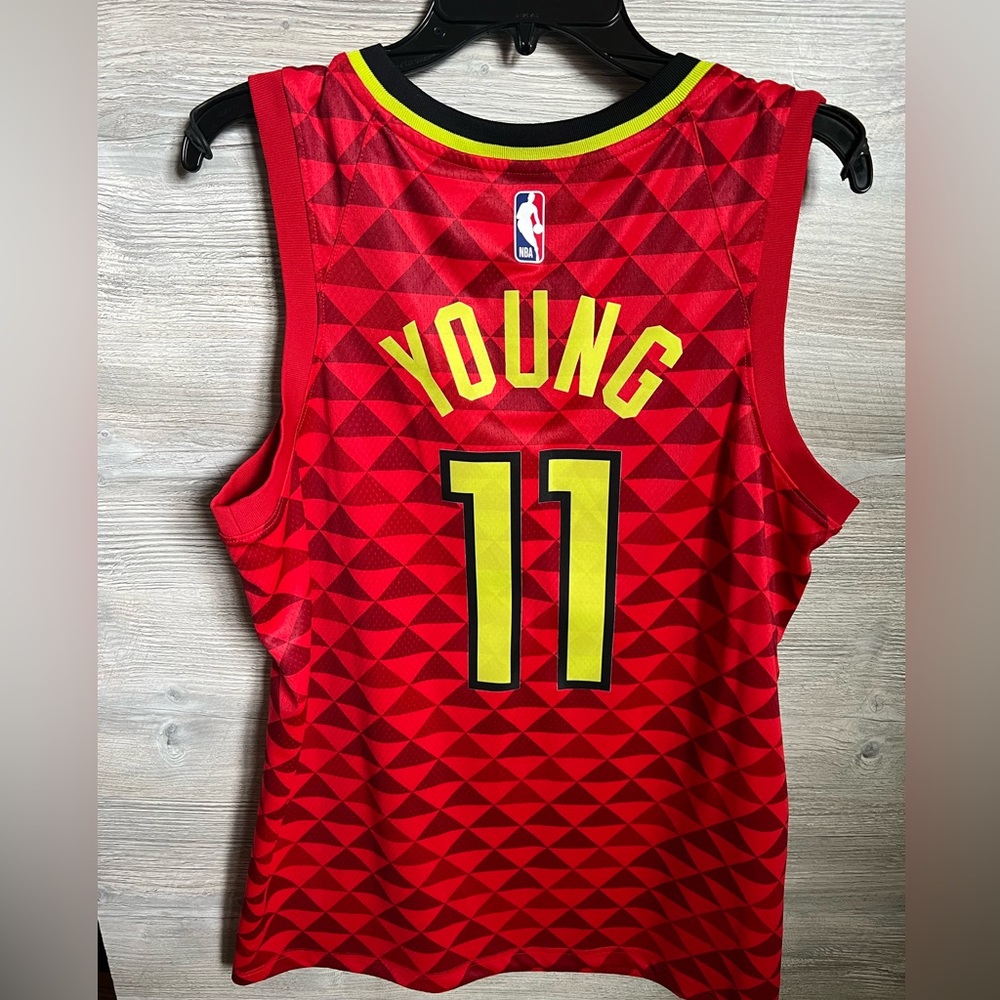 NBA Trae Young - Picture 4 of 5